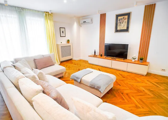 Luxury Central Park Apartment Bucureşti